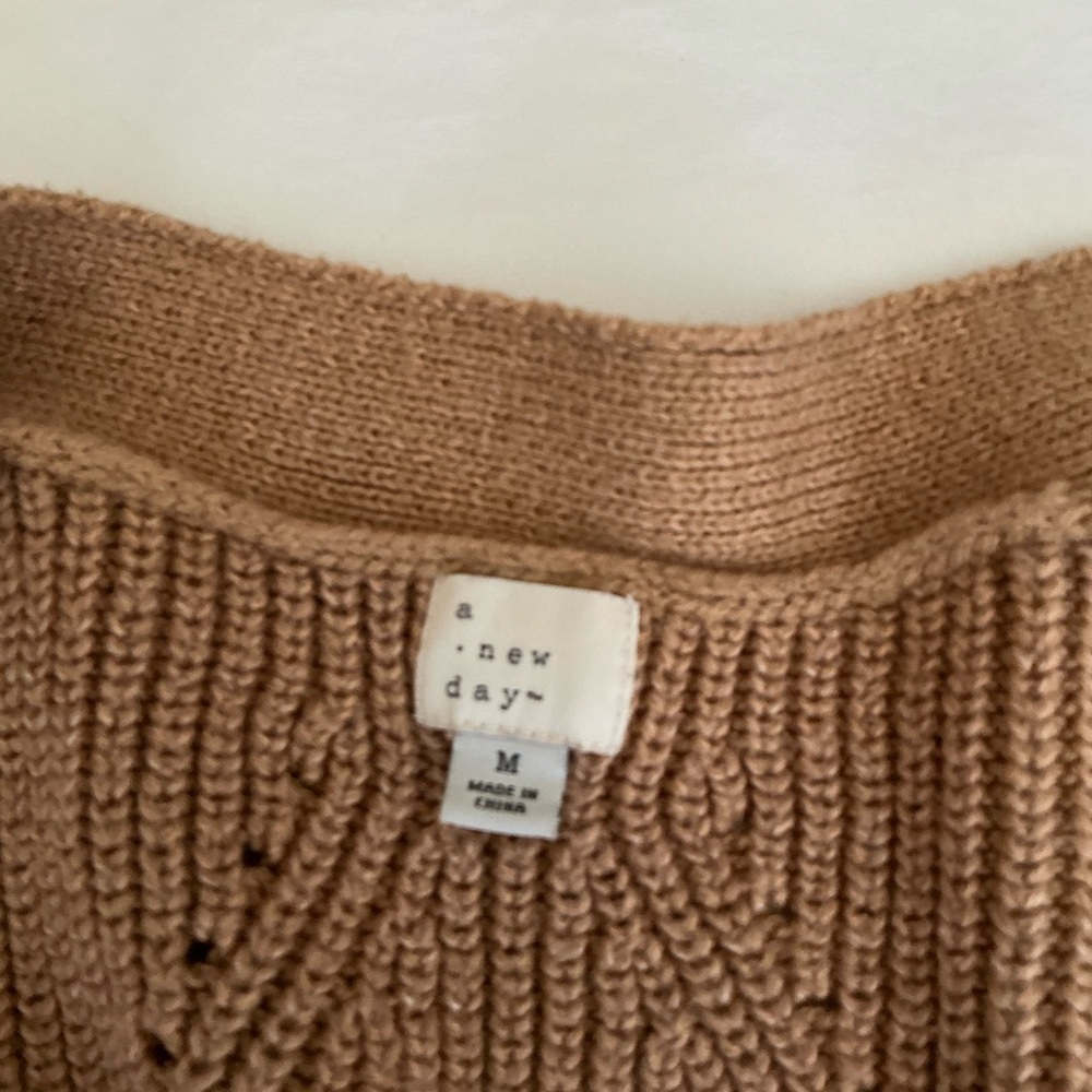 Cozy Tan Knit Cardigan Sweater Size Medium - Picture 14 of 15